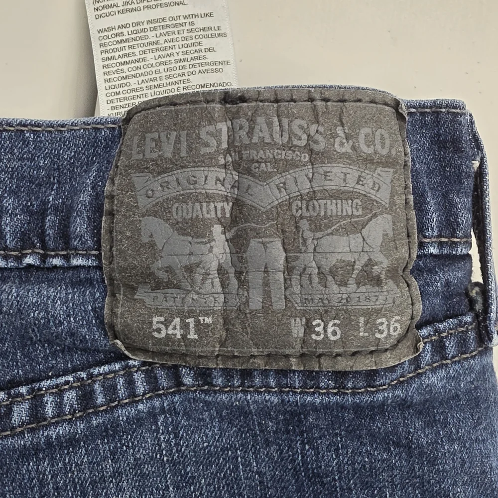 Levi's Dark Blue Relaxed Fit 541 Jeans - Picture 7 of 8